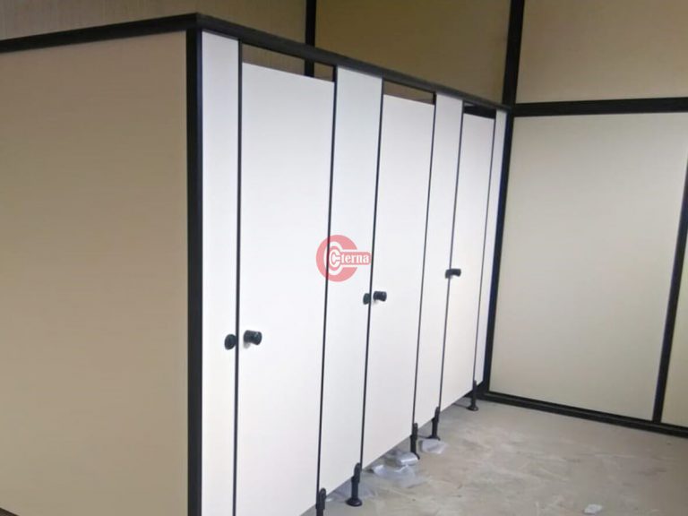 Phenolic-cubicle-toilet-16