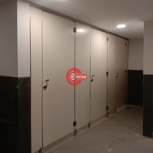 pemasangan partisi toilet di bandung